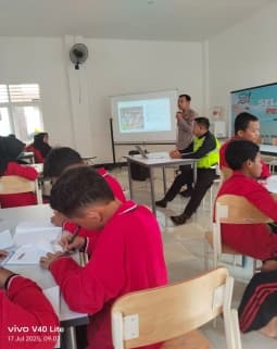 Dokumentasi kegiatan SOSIALISASI PEMATERI MPLS  OLEH POLSEK GEDEG SRMP 15 Mojokerto.