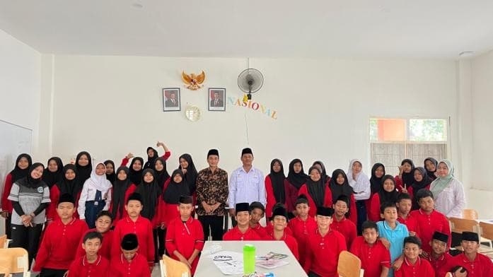 Dokumentasi kegiatan SOSIALISASI OLEH USTAD SRMP 15 Mojokerto.