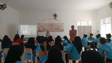 Dokumentasi kegiatan SOSIALISASI OLEH PNS PEMKAB MOJOKERTO SRMP 15 Mojokerto.