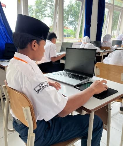 Dokumentasi kegiatan SUMATIF TENGAH SEMESTER (STS) DAN SUMATIF AKHIR SEMESTER (SAS) SRMP 15 Mojokerto.
