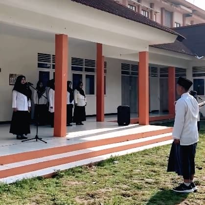 Dokumentasi kegiatan SEMANGAT HARI SANTRI TUMBUHKAN KARAKTER RELIGIUS DI SRMP 15 MOJOKERTO SRMP 15 Mojokerto.